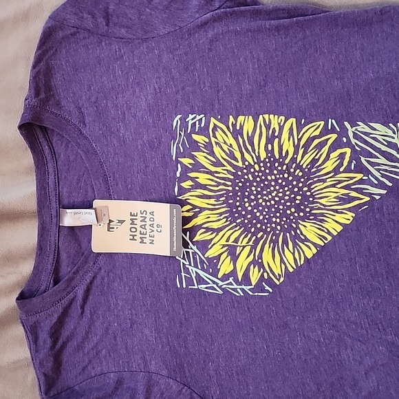Home Means Nevada Co. - Purple Sunflower t-shirt 💜 Women's Size Medium - New - Picture 3 of 13